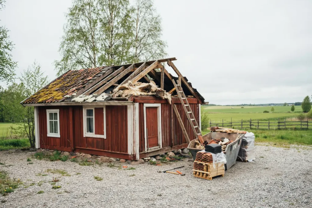 byta tak p sommarstuga och ta bort sp nisolering
